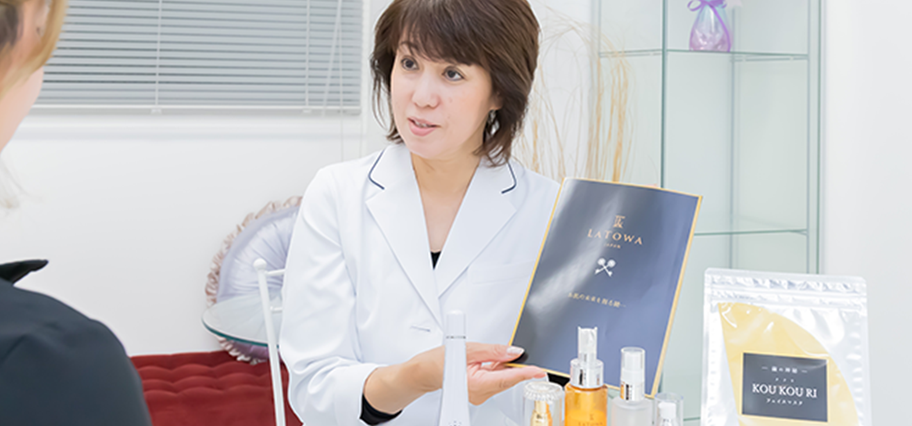 説明している写真